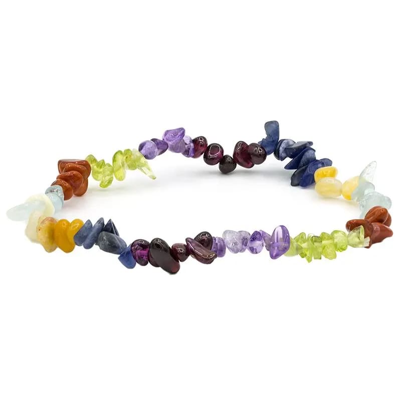 Bracelet chips agrémenté de plusieurs pierres. 